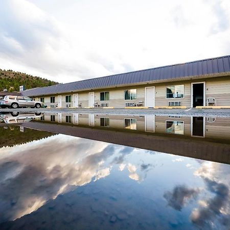 Oyo Riverside Inn John Day Or Extérieur photo
