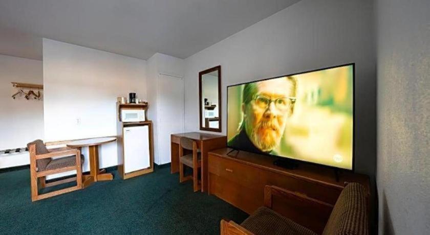 Oyo Riverside Inn John Day Or Extérieur photo
